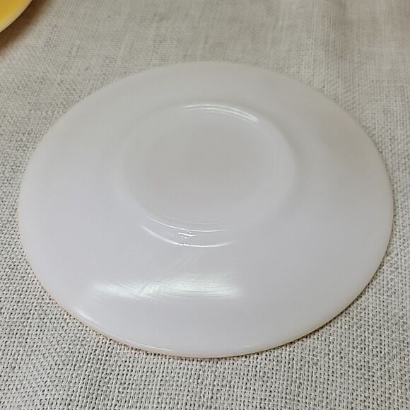 Vintage Hazel Atlas Ovide Butterscotch Platonite Teacup and Saucer - Picture 5 of 8